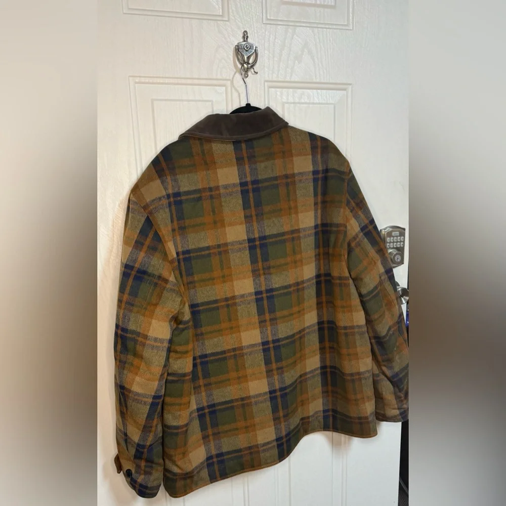 Banana Republic Men's Plaid Jacket with Dark Brown Collar